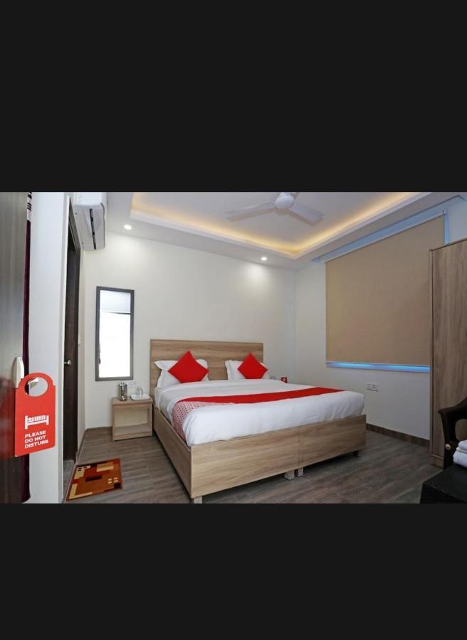 Hotel Golden Bliss At New Delhi Airport Exterior photo