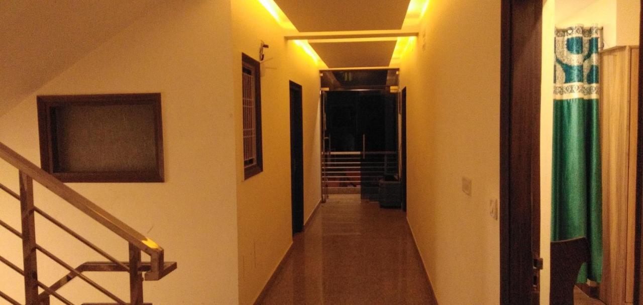 Hotel Golden Bliss At New Delhi Airport Exterior photo
