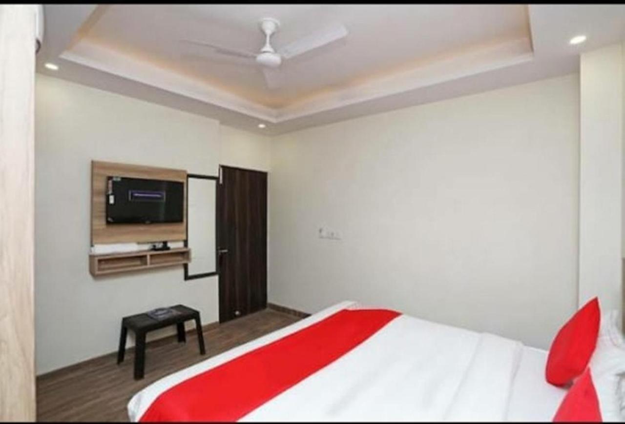 Hotel Golden Bliss At New Delhi Airport Exterior photo
