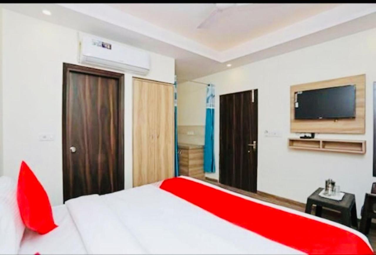 Hotel Golden Bliss At New Delhi Airport Exterior photo