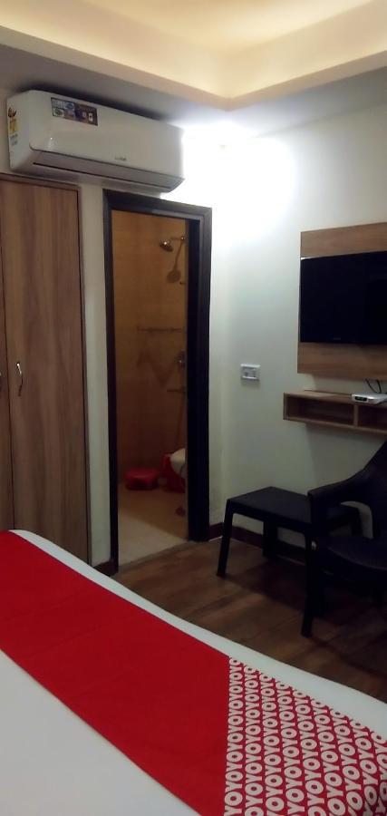 Hotel Golden Bliss At New Delhi Airport Exterior photo