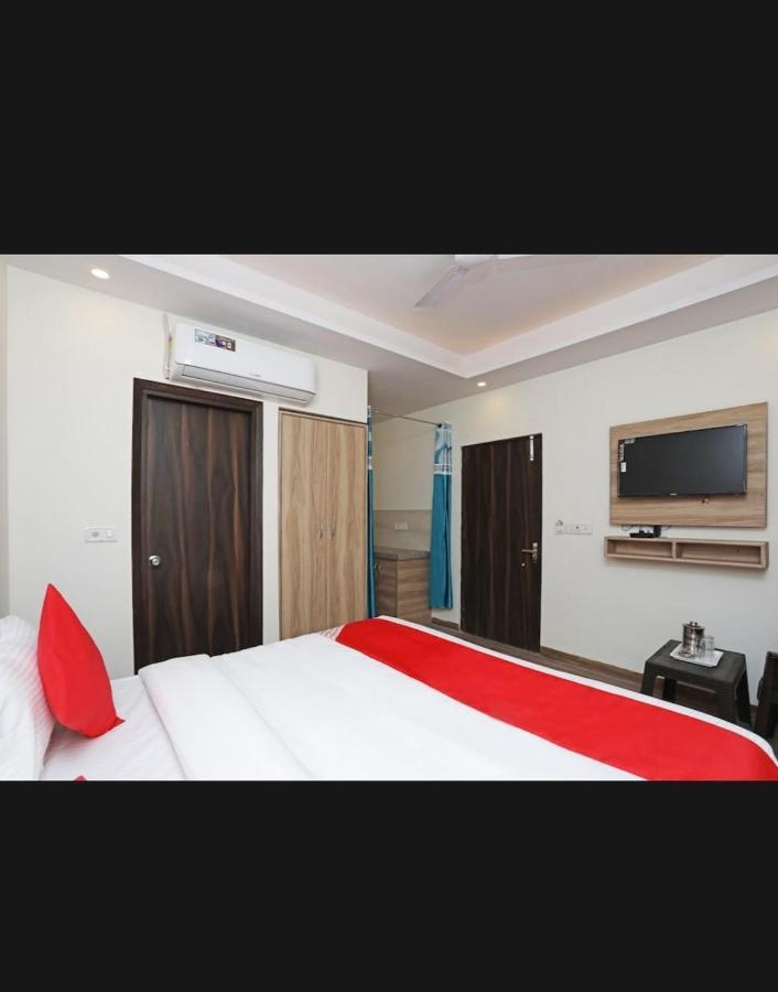 Hotel Golden Bliss At New Delhi Airport Exterior photo