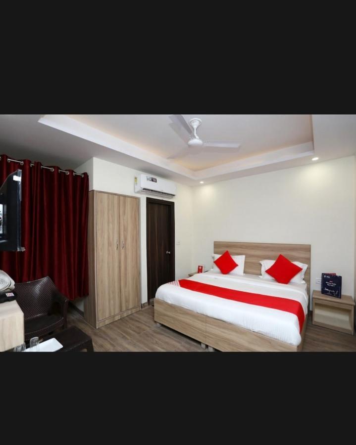 Hotel Golden Bliss At New Delhi Airport Exterior photo